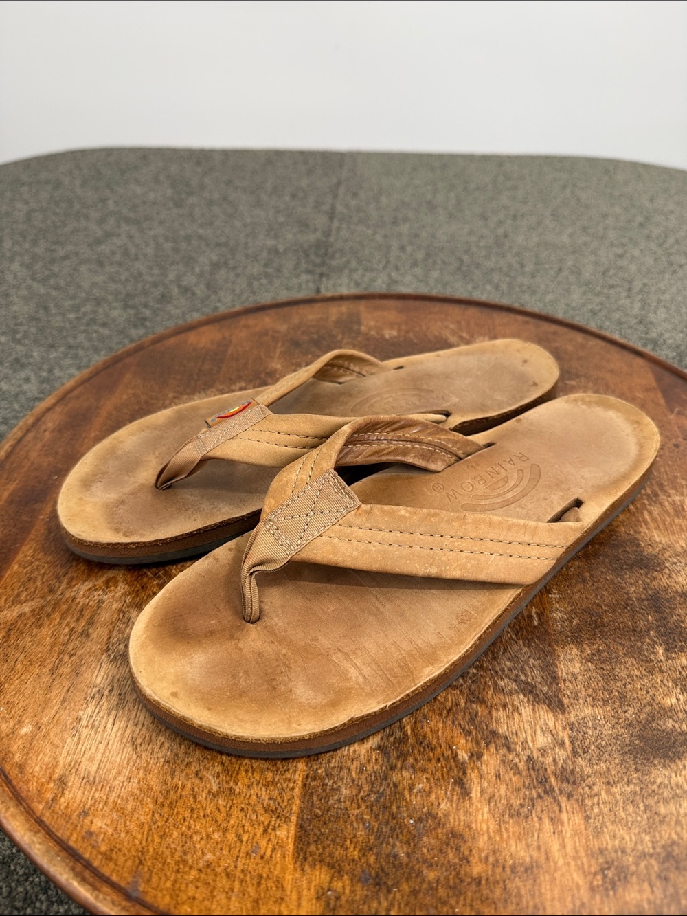Rainbow Sandals Wm Large (7.5-8.5) Brown Tan Leather Flip Flops Thong Beach Surf